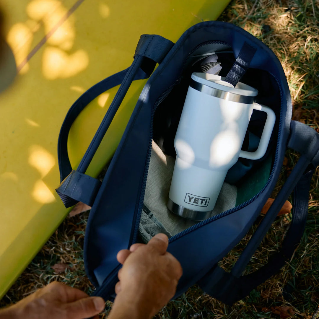 YETI Rambler 20oz Travel Mug 2.0 Navy