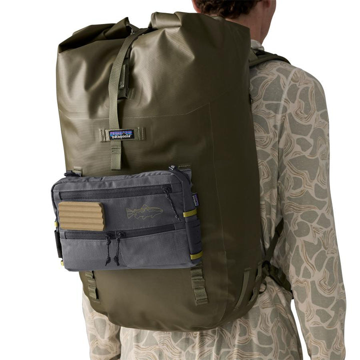 Patagonia Stealth Switch Pack 3L Forge Grey w/Graze Green