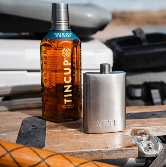 YETI Flask Black