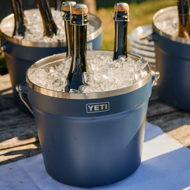 YETI Rambler Beverage Bucket 7.6L Navy