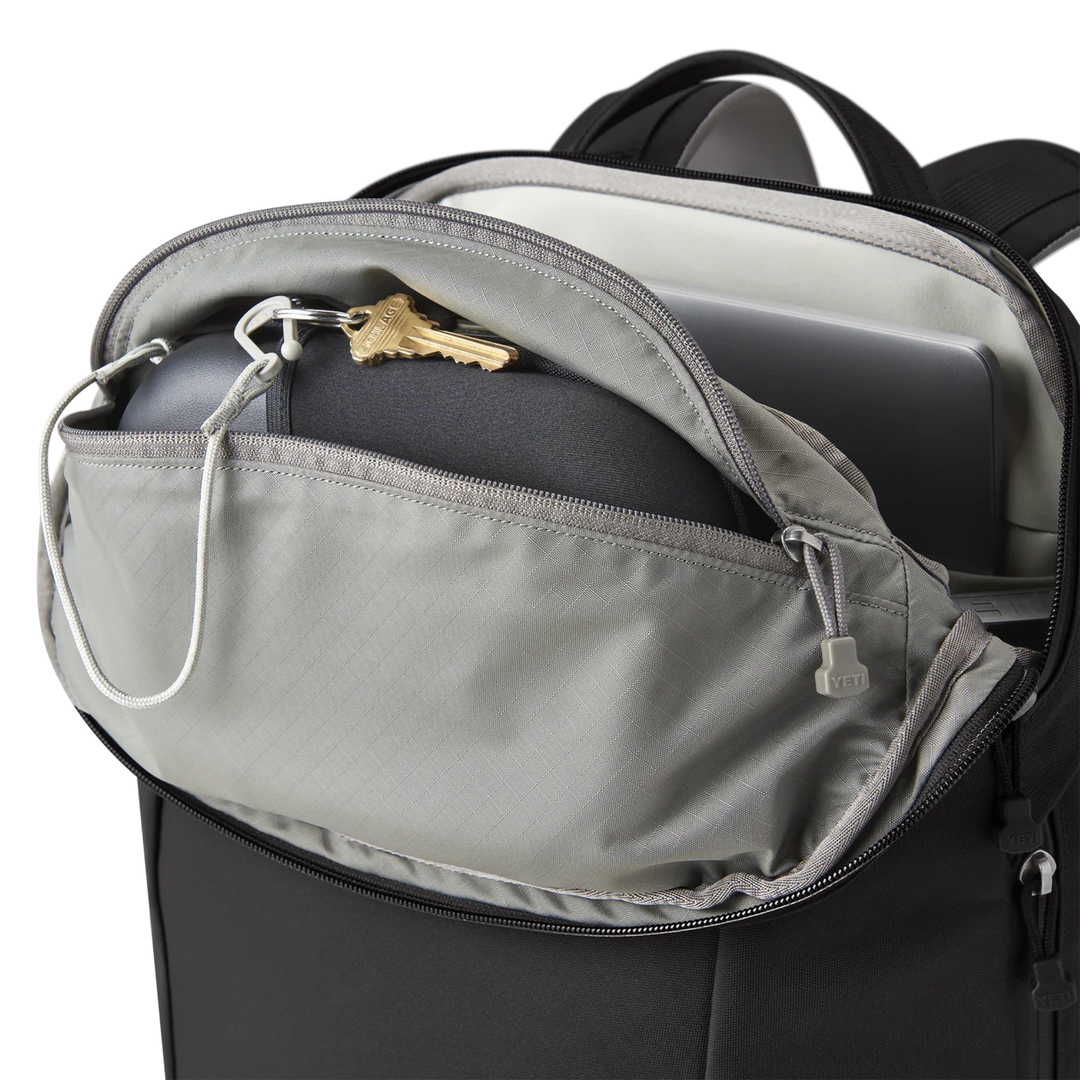 YETI Crossroads Backpack Black 22L
